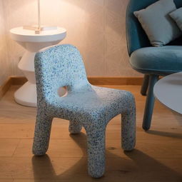 将废弃塑料玩具升级为创意家具 环保与创新的完美结合